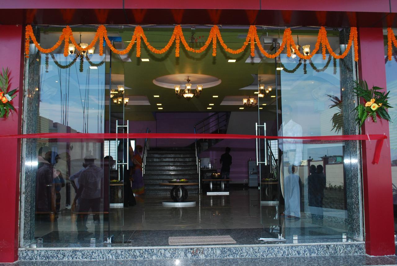 Hotel Sanchita Palace Forbesganj Екстер'єр фото